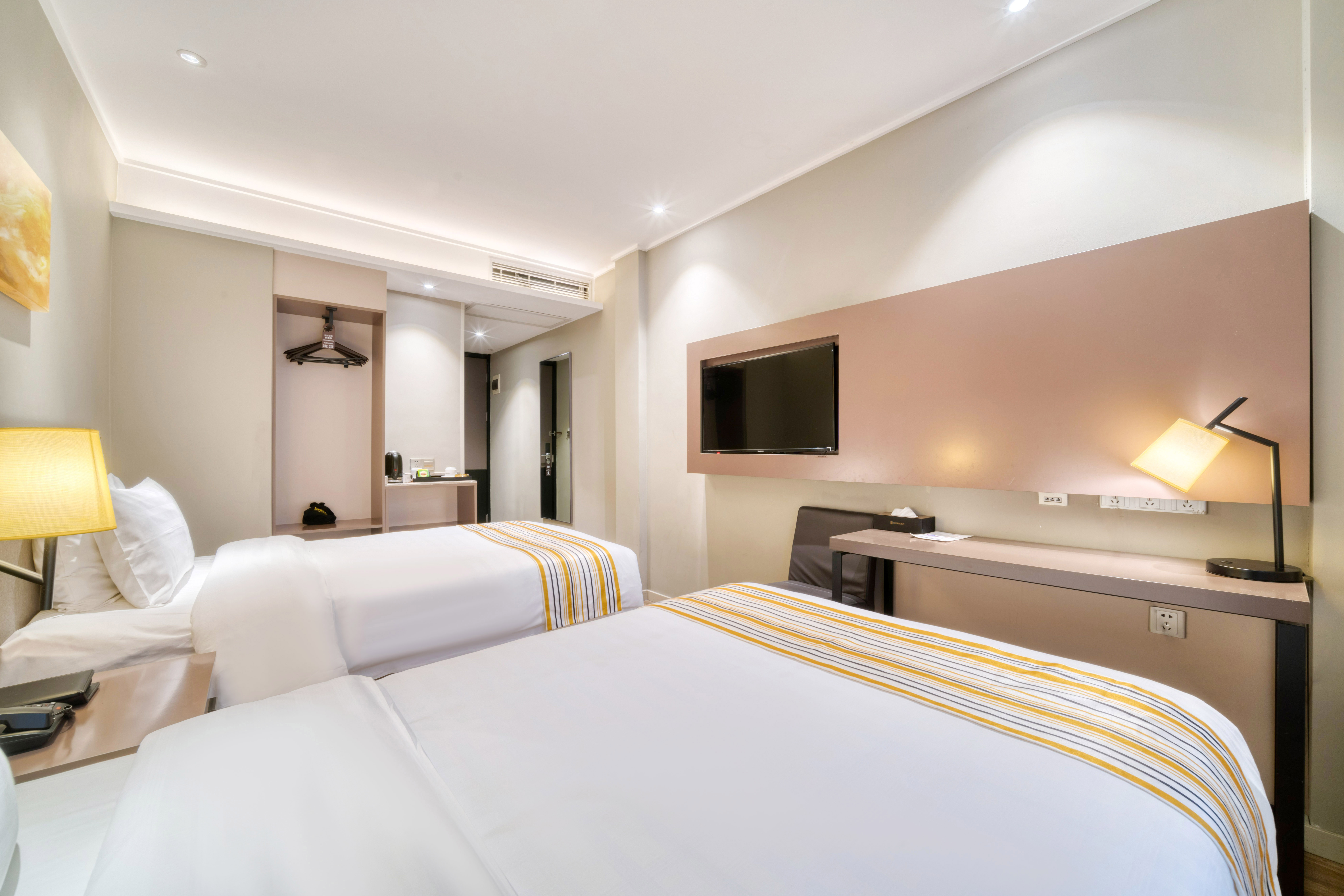 双床房（莱芬吹风机）