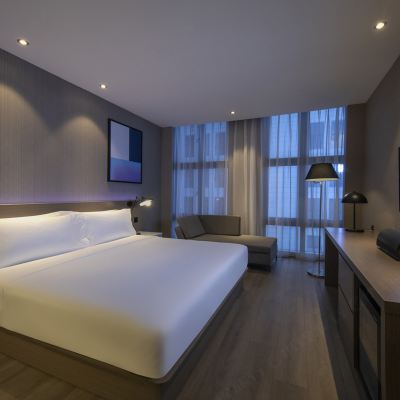 高級大床房（小冰箱） 桔子酒店（上海浦東機場店）優惠