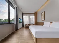 Jiangyou Mianzhou Shadow Moon Hotel