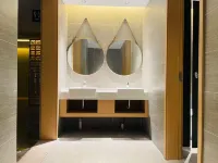 Reign  Hotel