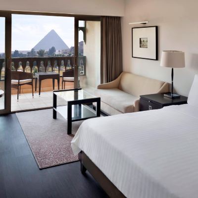 Premium Room with Pyramid View
