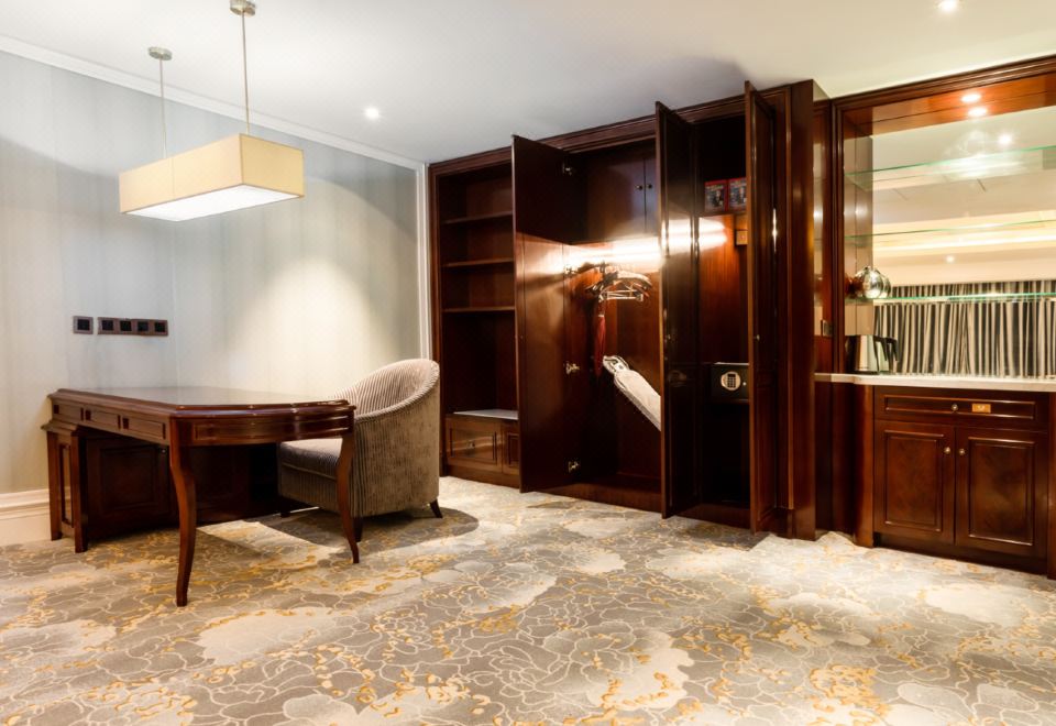 豪华商务大床房