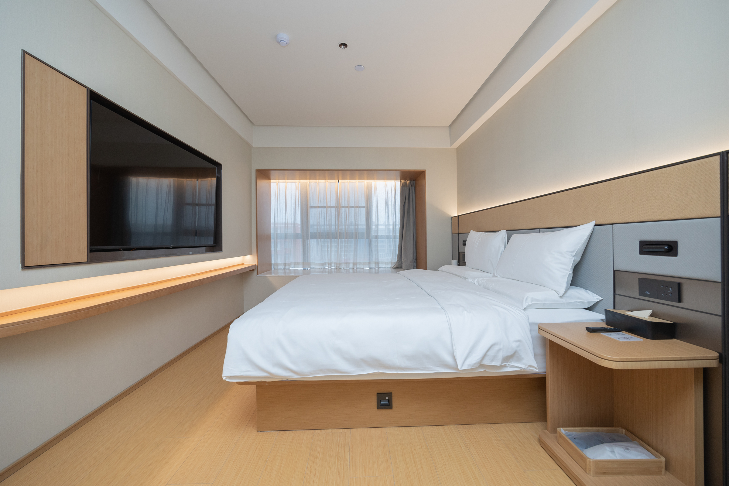 舒压高级大床房（全屋智能-M3记忆枕-冰箱-暖气开放）