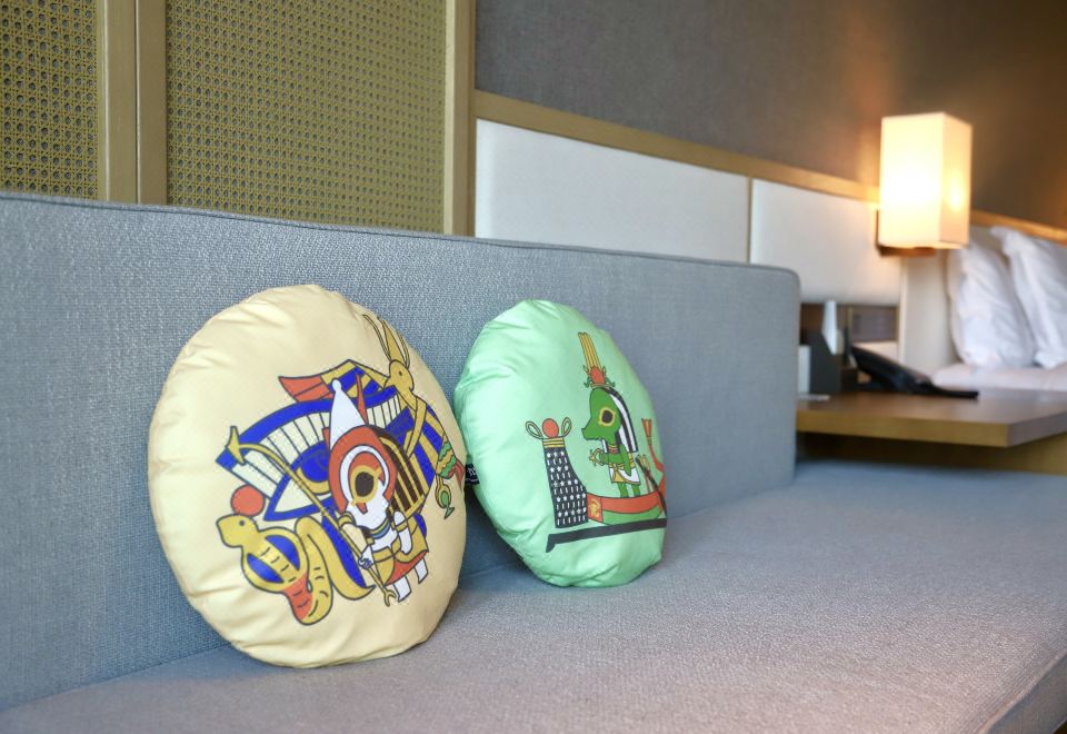 Crowne Plaza Zunhua Hot Spring TownEgyptian Deity Family Theme Room