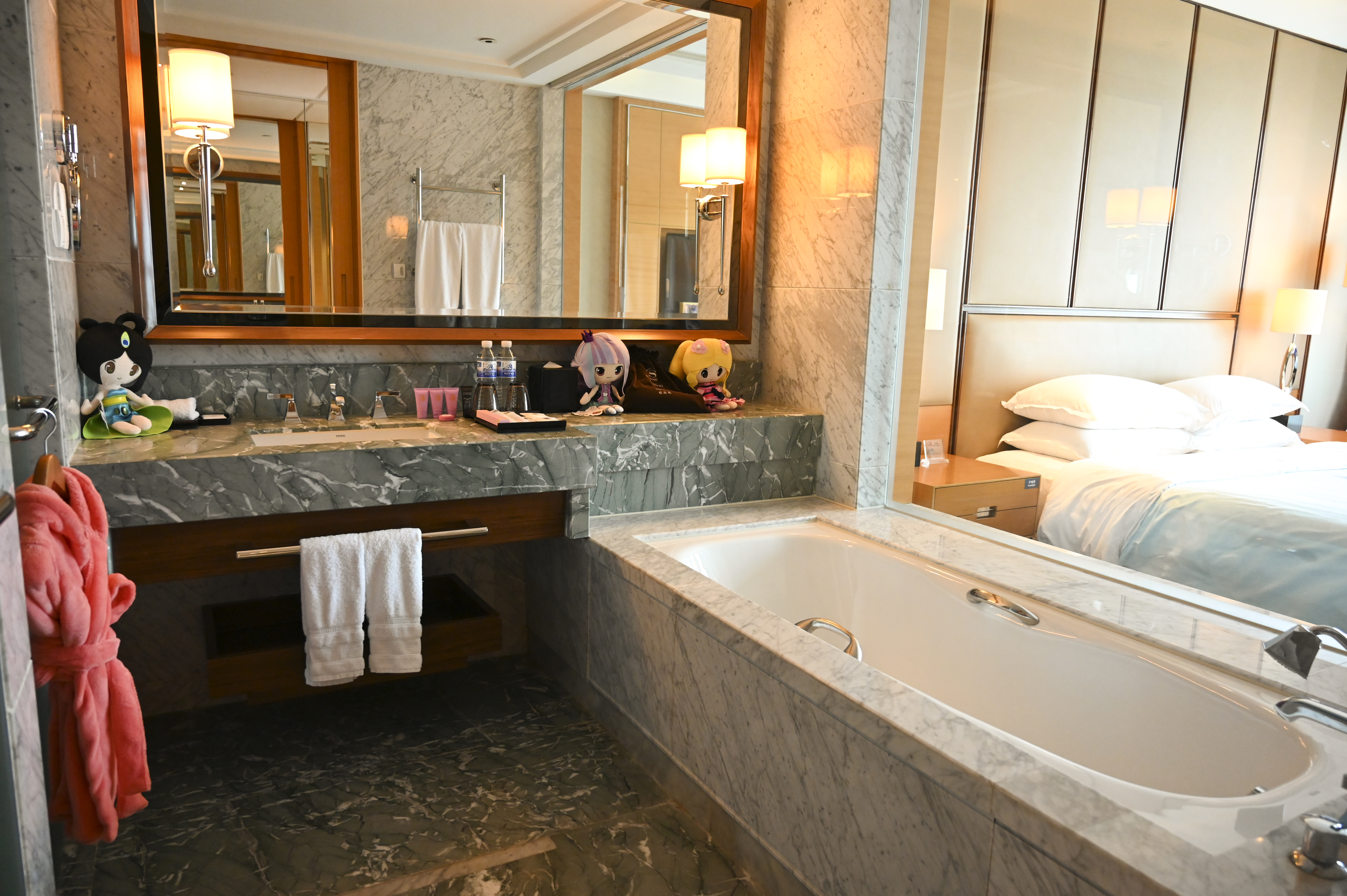 叶罗丽豪华双床主题房