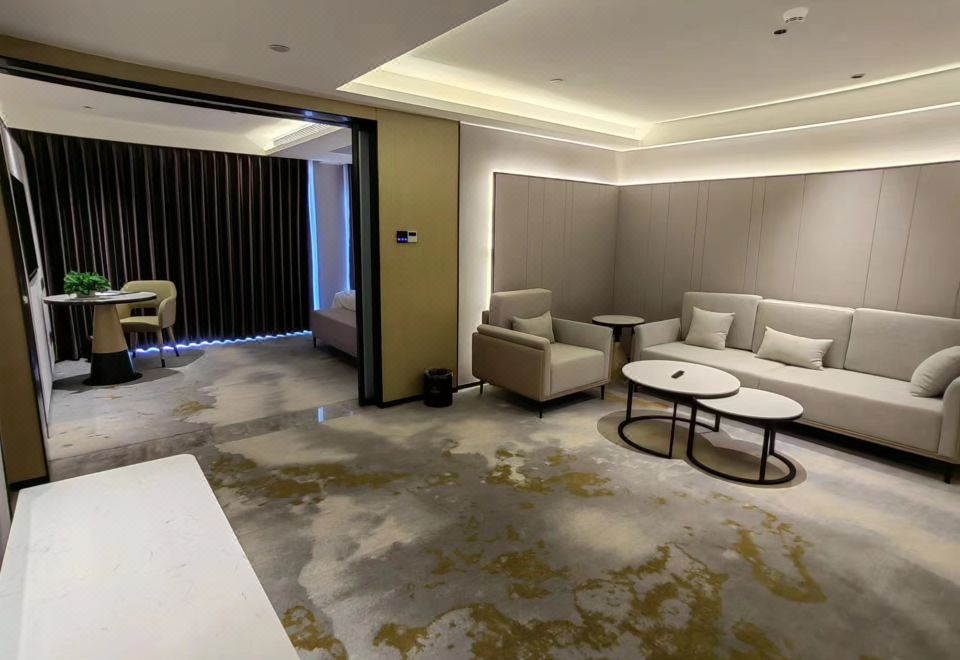 Dejin Garden Hotel (Shenzhen International Convention and Exhibition Center)Deluxe Suite