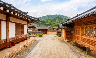 Danyang Full of Happiness Hanok Pension