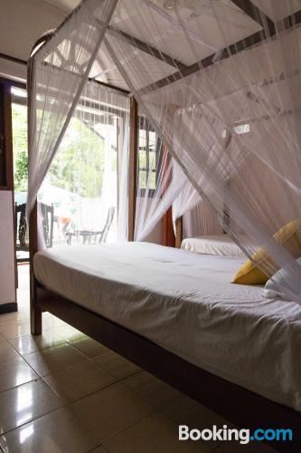 带私人浴室和阳台的豪华三人房