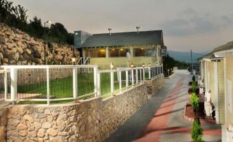 White Suites - Housity