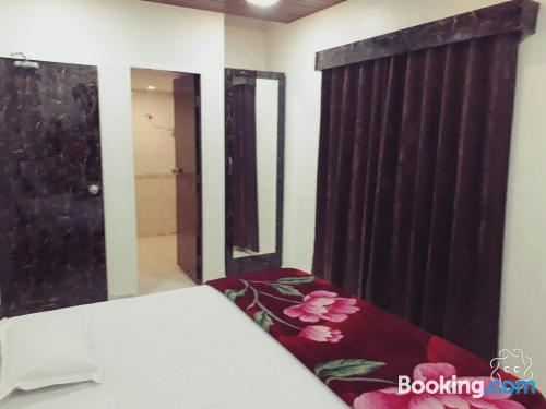 两卧室泳池别墅