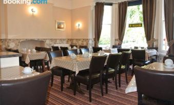 Fairlawns Guest House - Housity