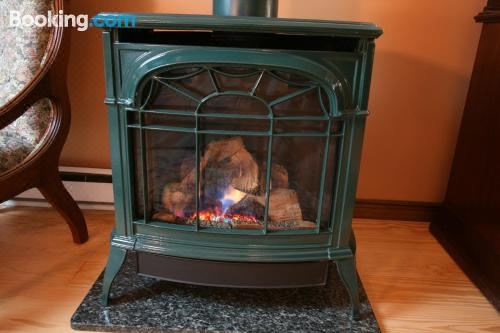 The Governor's Inn Deluxe King Room