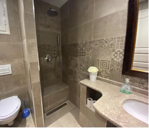 Dar Misk Queen Suite with Pool View