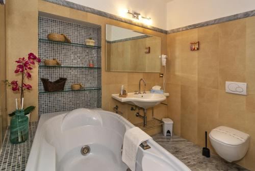 特大床间 - 带spa浴缸