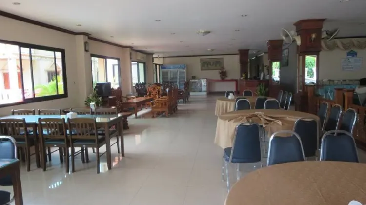 Chaleunehoung Hotel 食事・レストラン