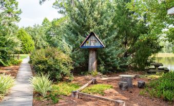 Shalom House Bed and Breakfast - Housity