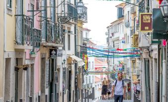 Bright & Spacious Alfama Typical Apartment, by TimeCooler