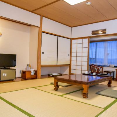 Standard Japanese-Style Room with Bath (Mountain View)