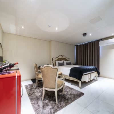 Annex A Building - Duplex Suite Early Check-in/Long-Time Room (Bathtub Available) Laguna Promo Code