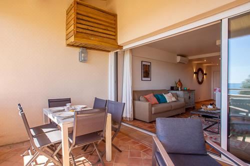 高级一卧室带阳台公寓