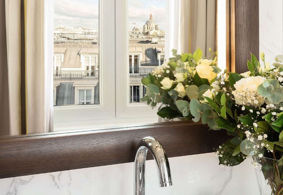 Hyatt Paris MadeleineParisian Suite