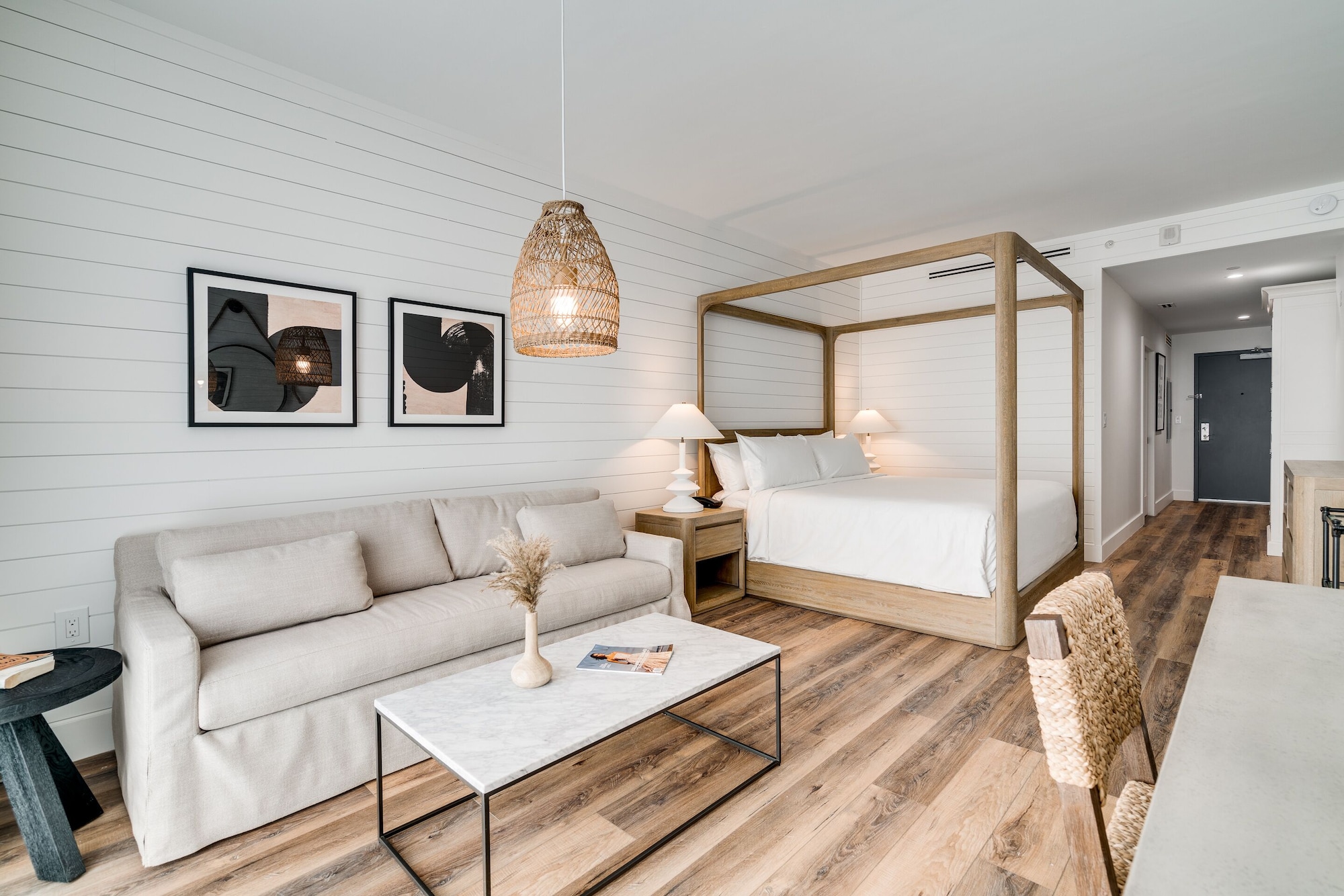 顶层高级特大床卧室