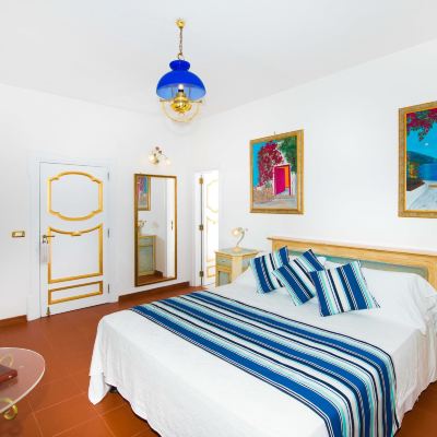 Double Room, 1 Queen Bed, Partial Sea View (Dublin Suite) La Casa di Peppe Guest House & Villa Promo Code