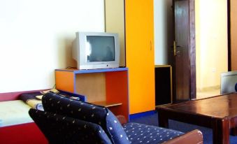 Hotel Theatre - Housity