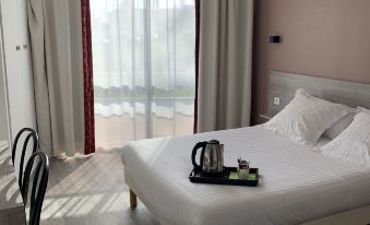 Hôtel Au Relais des Lilas - Housity