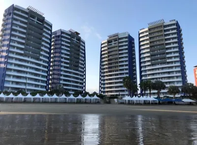 The ocean view condo Diamond Beach  2 bedroom with air and WiFi. 2 floor Hotele w: 