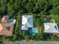 Villa Paradissol – Tropical Haven with Pool, Near Beaches, Warm Hospitality Hôtels à : 