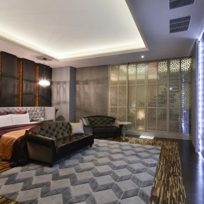 高級尊榮房-帶戲水池 臺中夏都精品汽車旅館優惠