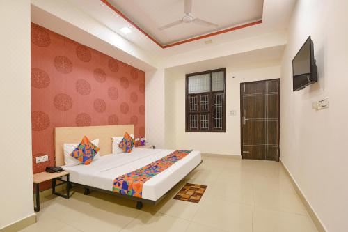 FabHotel Blue Stone Deluxe Room