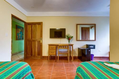 Midas Double Room with Private Bathroom