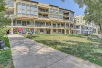 Expansive Edwards Condo on Main Street w/ Views!