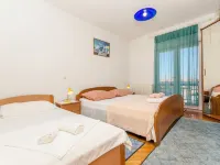 Apartments Natasa Hotels in Podgora