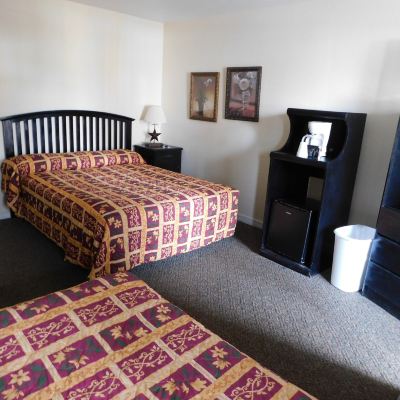 Comfort Double Room, 2 Queen Beds, Non Smoking, Pets Allowed Little Shamrock Motel Promo Code