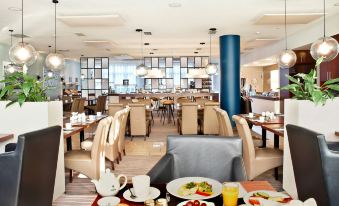 Courtyard by Marriott Dresden - Housity