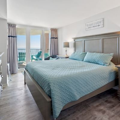 Luxury Condo, 3 Bedrooms, Oceanfront (902)