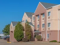 Baymont by Wyndham Salina Hotels in 