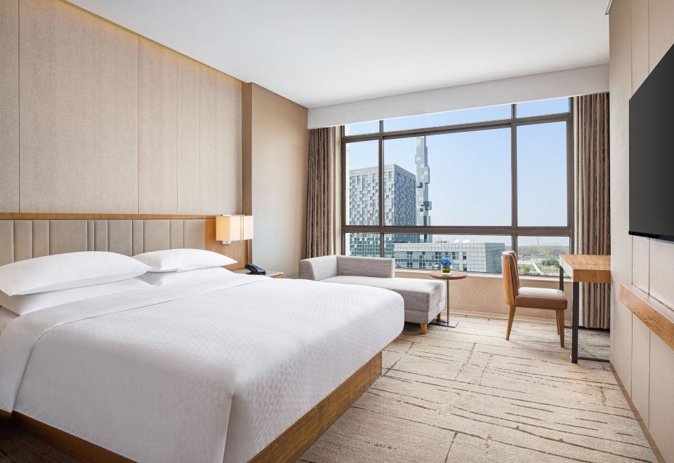 Four Points by Sheraton Shanghai KangqiaoExecutive Double Room