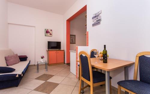 带天井的一室公寓