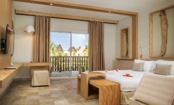 Royal Beach Hotel - Housity