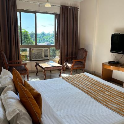 Family Suite Room Kailash Parbat Promo Code