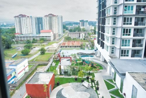 享有游泳池景致的一室公寓