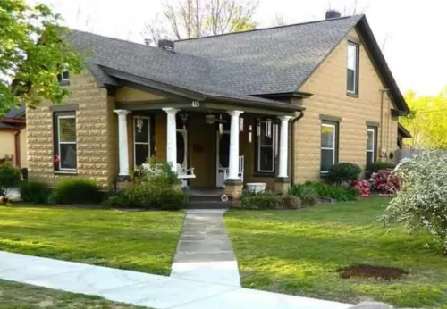 115 yr old Historic Heffner House in Downtown Rogers