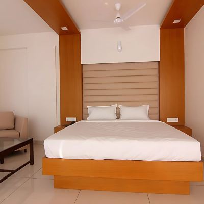 Classic Deluxe Double Room Hotel Srijan Inn Promo Code