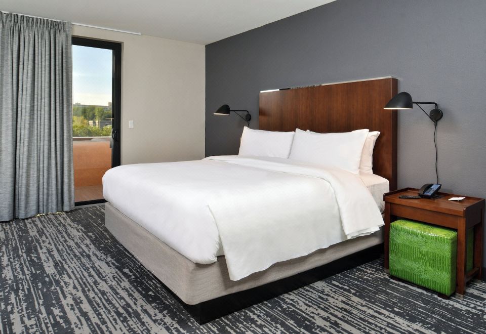 行政特大床套房