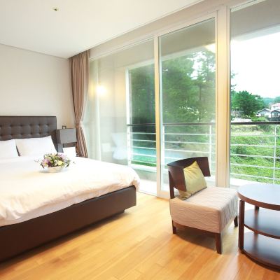 수페리어 마운틴 뷰 콘도 더블침대 1개 (금연) 호텔리베라 거제 쿠폰