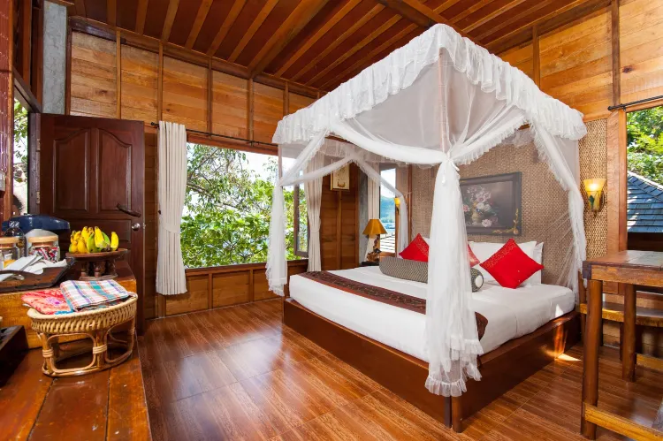 Deluxe Room, Pool View, Garden Area